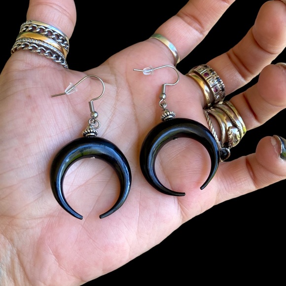 Black buffalo horn crecent moon up side down earrings dangly boho goth celtic - Picture 4 of 12